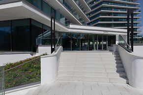 Apartment Royallux Sea View by Renters