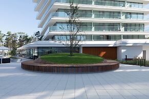 Apartment Royallux Sea View by Renters