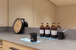 Apartment Royallux Sea View by Renters