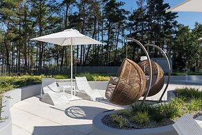 Apartment Royallux Sea View by Renters