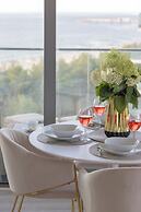 Apartment Royallux Sea View by Renters