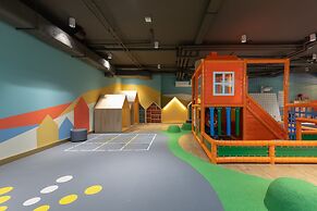 Apartment Royallux Sea View by Renters