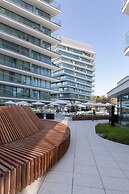 Apartment Royallux Sea View by Renters