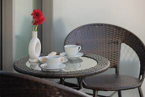 Apartment Royallux Sea View by Renters