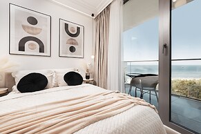 Apartment Royallux Sea View by Renters