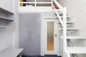 Apartment With a Mezzanine by Renters