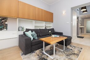 Apartment With a Mezzanine by Renters