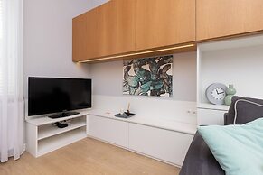 Apartment With a Mezzanine by Renters
