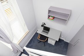 Apartment With a Mezzanine by Renters