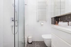 Apartment With a Mezzanine by Renters