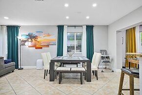 Unique Escape GameRoom! Bar, BBQ, Spacious, and Near Beach