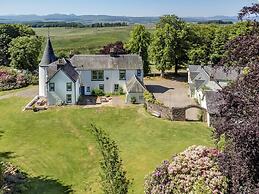 Charming 7-bed Estate House Near Gleneagles