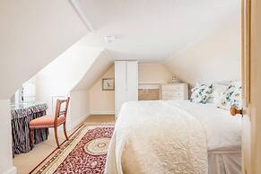 Charming 7-bed Estate House Near Gleneagles