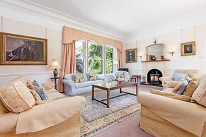 Charming 7-bed Estate House Near Gleneagles