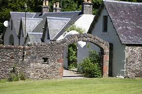 Charming 7-bed Estate House Near Gleneagles
