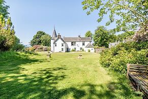Charming 7-bed Estate House Near Gleneagles