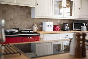 Charming 7-bed Estate House Near Gleneagles