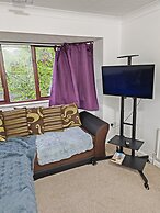 Beautiful 1-bed Apartment in Croydon-free Parking
