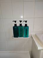 Beautiful 1-bed Apartment in Croydon-free Parking