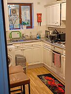 Beautiful 1-bed Apartment in Croydon-free Parking