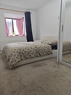 Beautiful 1-bed Apartment in Croydon-free Parking