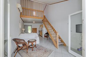 Beachfront Apartment With Balcony and Parking