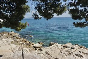 Beachfront Apartment With Balcony and Parking