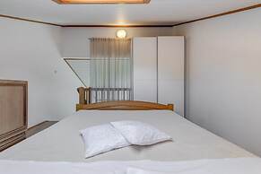 Beachfront Apartment With Balcony and Parking