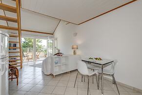 Beachfront Apartment With Balcony and Parking