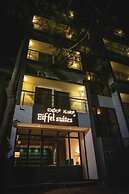 Eiffel Suites