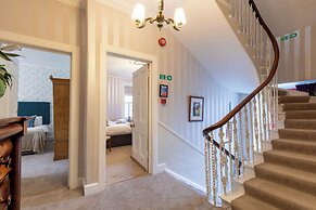 Craigroyston House & Lodge