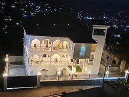 After 5 Apartment 2, 3 Spacious En-suite Bedrooms