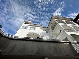 After 5 Apartment 2, 3 Spacious En-suite Bedrooms