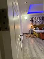 After 5 Apartment 3, 2 Spacious En-suite Bedrooms