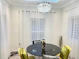 After 5 Apartment 3, 2 Spacious En-suite Bedrooms