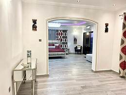 After 5 Apartment 3, 2 Spacious En-suite Bedrooms