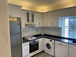 After 5 Apartment 3, 2 Spacious En-suite Bedrooms