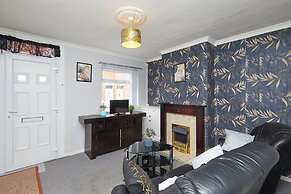 Comfortable 4-bed House in Hucknall, Nottingham