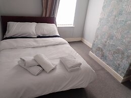 Comfortable 4-bed House in Hucknall, Nottingham