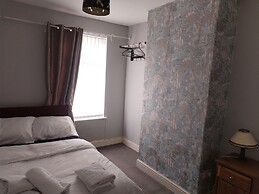 Comfortable 4-bed House in Hucknall, Nottingham