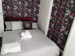 Comfortable 4-bed House in Hucknall, Nottingham