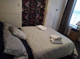 Comfortable 4-bed House in Hucknall, Nottingham