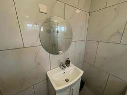 After 5 Apartment 1- 3 Spacious En-suite Bedrooms