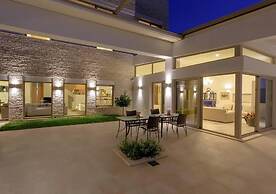 Luxurious Retreat Villa in Heraklion Crete