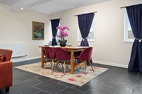 Charming 3-bed Apartment in Haverfordwest