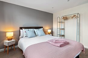 Charming 3-bed Apartment in Haverfordwest