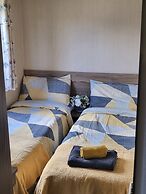 Static Caravan - The Dizzard