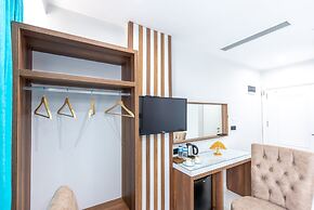 WP White Palace Hotel