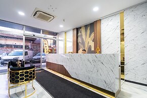 WP White Palace Hotel