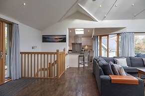 Vantage Point, Hillfield Village